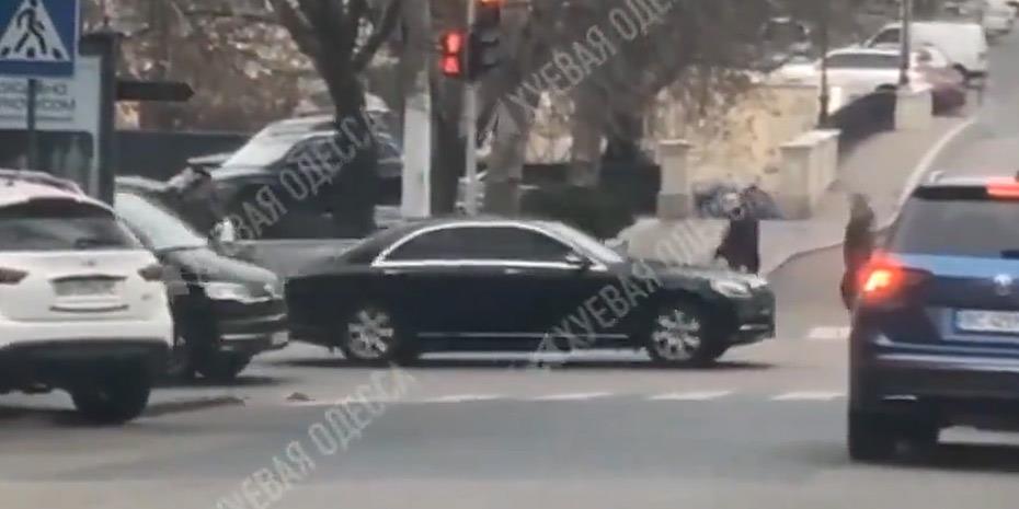 Εκρηξη κοντά στην αυτοκινητοπομπή του  Κ. Μητσοτάκη στην Οδησσό