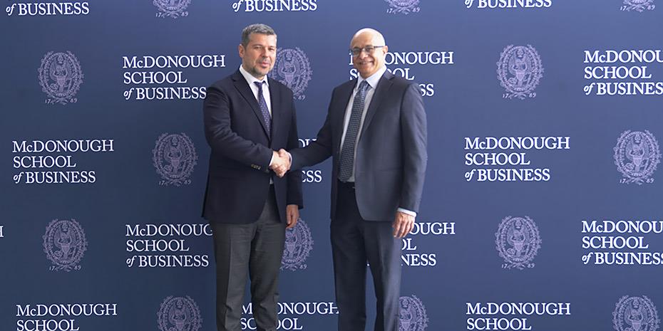 Συνεργασία ΔΕΗ με Georgetown για τη δημιουργία πανεπιστημίου στην Ελλάδα