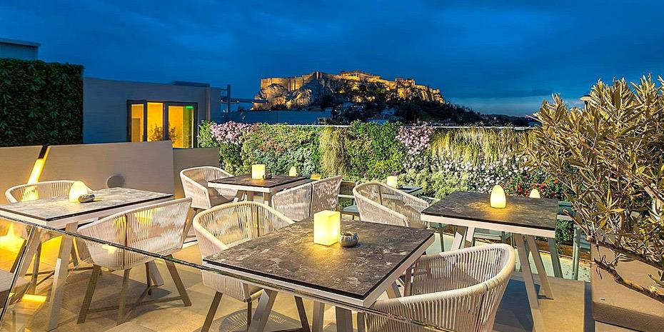 Ταράτσες με θέα: 5 εστιατόρια για φαγητό με την Αθήνα στο πιάτο