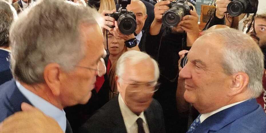 Καραμανλής: Κίνδυνος για μείζονα πολιτική και θεσμική κρίση