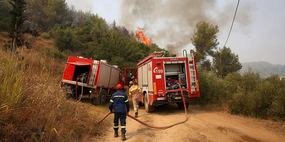 Μάχη διαρκείας με τις φωτιές σε Ρόδο, Κέρκυρα
