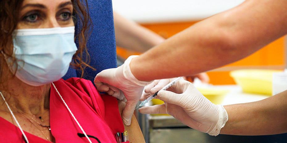 Κομισιόν: Πλήρως εμβολιασμένο το 47,6% του ενήλικου πληθυσμού της Ε.Ε.