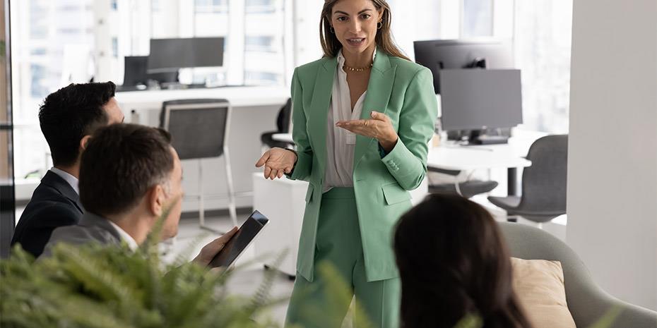 Η παρουσία γυναικών σε ανώτερες θέσεις στην Ελλάδα συρρικνώνεται