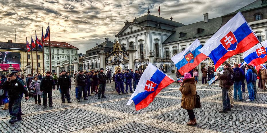 Σλοβακία: Εκτακτος φόρος 30% στα κέρδη των τραπεζών