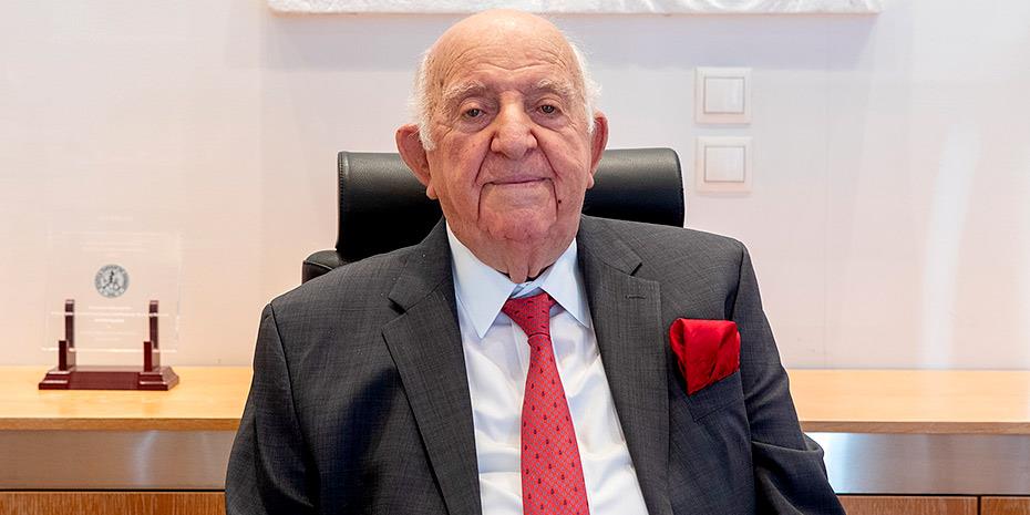 «Πρωτεργάτης της ελληνικής φαρμακοβιομηχανίας» ο ιδρυτής της DEMO Σταύρος Δέμος