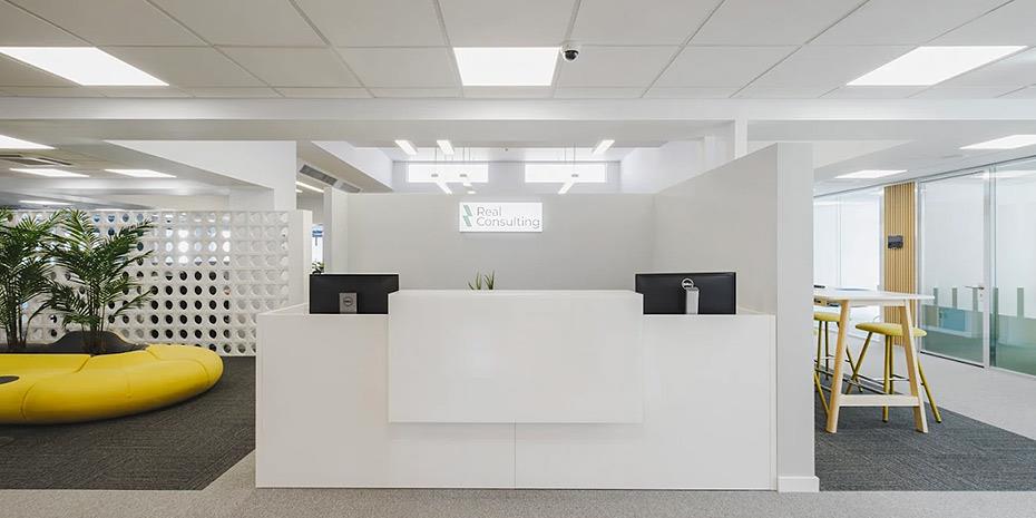 Real Consulting: Εξαγόρασε το 40% της Advanced Management Solutions