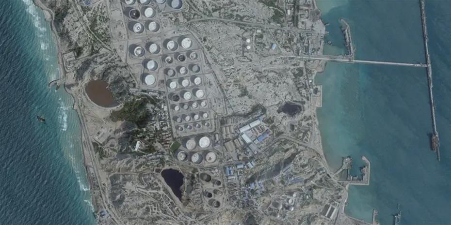 Το νησί Χαργκ βομβάρδισαν οι ΗΠΑ, απειλεί με αντίποινα η Τεχεράνη