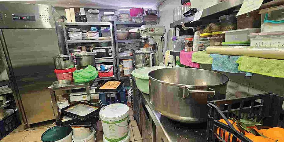 Κατασχέθηκαν 12 τόνοι ακατάλληλων προϊόντων στην Αττική