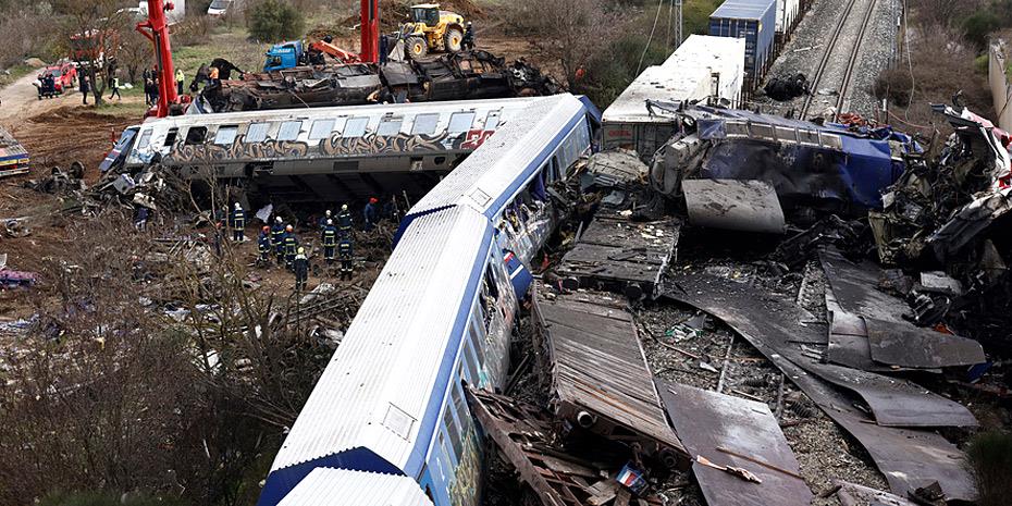 Τραγωδία με 38 νεκρούς από τη σύγκρουση τρένων στα Τέμπη