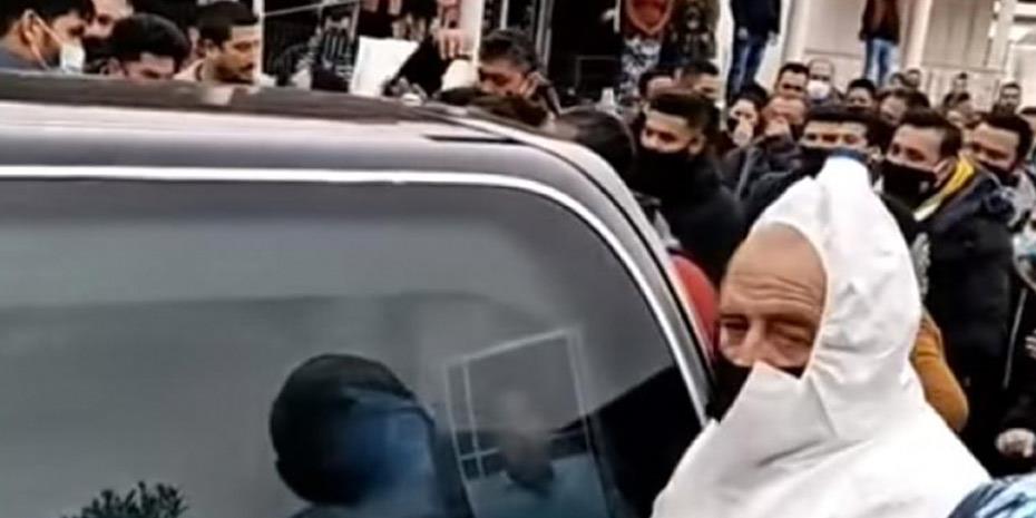 «Βόμβες» κορωνοϊού οι κηδείες των Ρομά