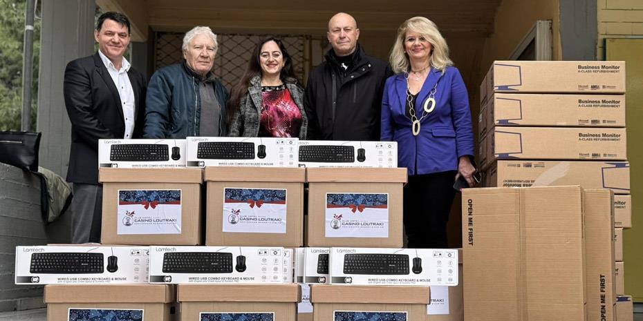 Club Hotel Casino Loutraki: Δωρεά 100 υπολογιστών σε σχολεία του Δ. Λουτρακίου