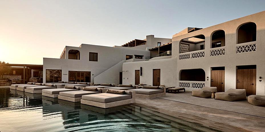 SWOT Hospitality: Νέα συνεργασία με Bain Capital στο OMEON Mykonos