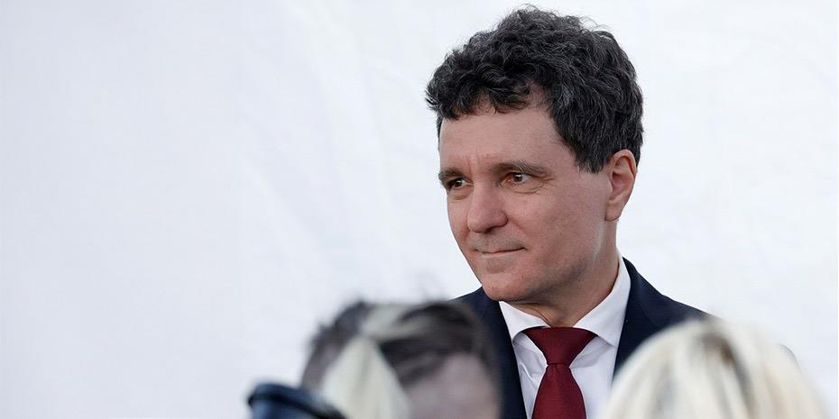 Νίκη του κεντρώου Νταν στις κρίσιμες κάλπες της Ρουμανίας