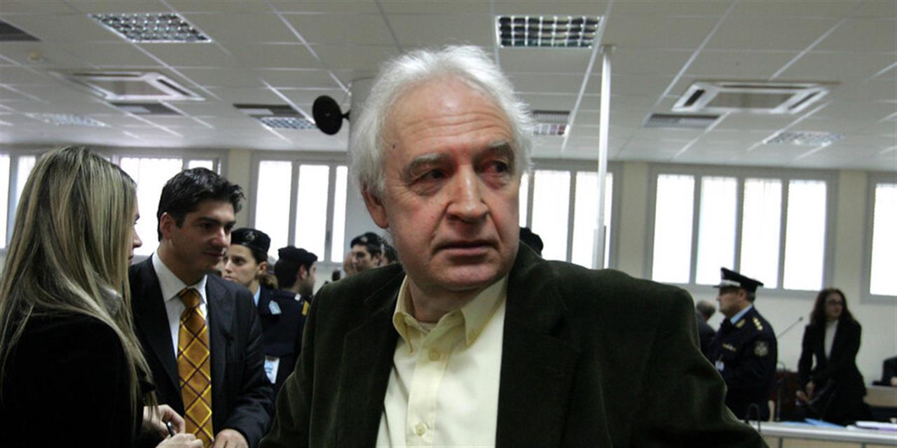 Αποφυλακίζεται ο αρχηγός της 17Ν Αλέξανδρος Γιωτόπουλος