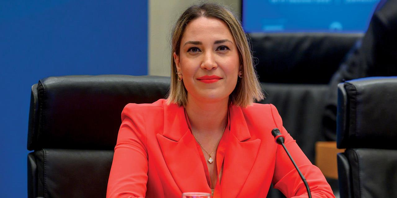 Η Ελλάδα σε συρρίκνωση, οι γείτονες σε ανάπτυξη