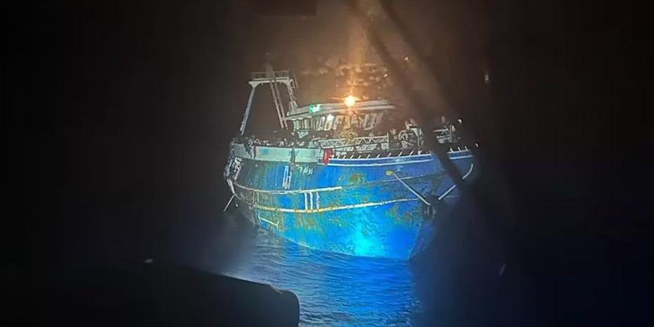 FAZ: Τι συνέβη στο πλοίο ανοιχτά της Πύλου πριν βυθιστεί