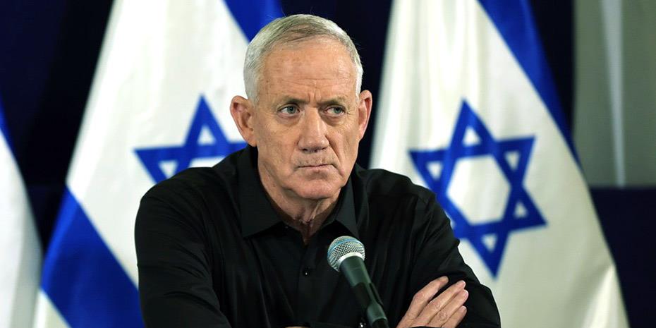 Aναβάλλει την αποχώρησή του από την ισραηλινή κυβέρνηση ο Μπένι Γκαντς