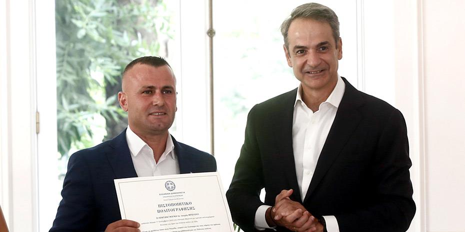 Την ελληνική ιθαγένεια έλαβε τιμητικά ο Γκόγκα Λεντιάν