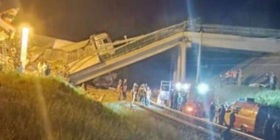 Επτά νεκροί από κατάρρευση γέφυρας και εκτροχιασμό τρένου στη Ρωσία
