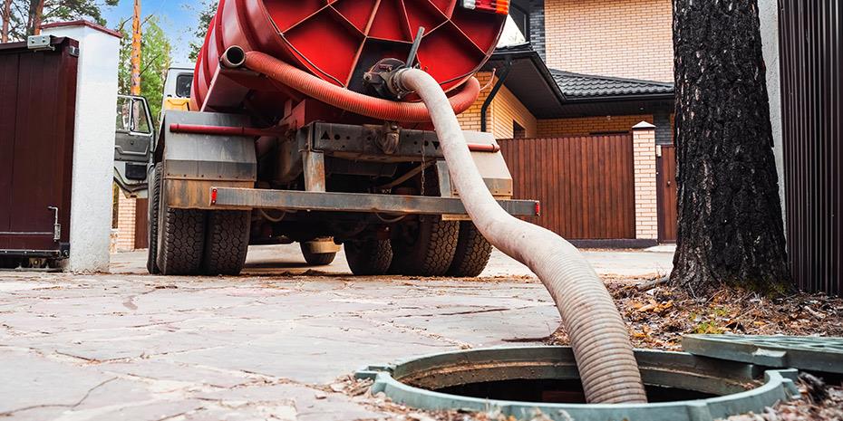 Στη Δροσιά της Αττικής, πολλοί κάτοικοι ζουν ακόμη με τους βόθρους!