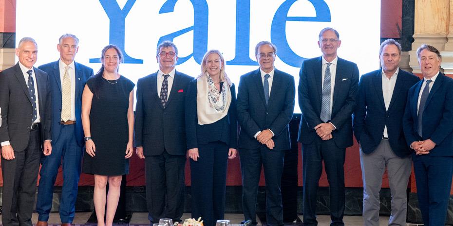 Αντιπροσωπεία καθηγητών του Yale υποδέχτηκε η Εθνική Τράπεζα