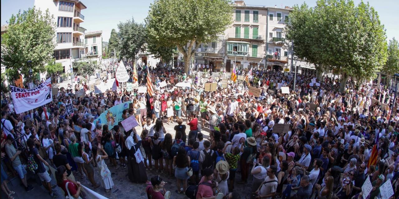 Μαγιόρκα: Κάτοικοι στους δρόμους κατά του υπερτουρισμού