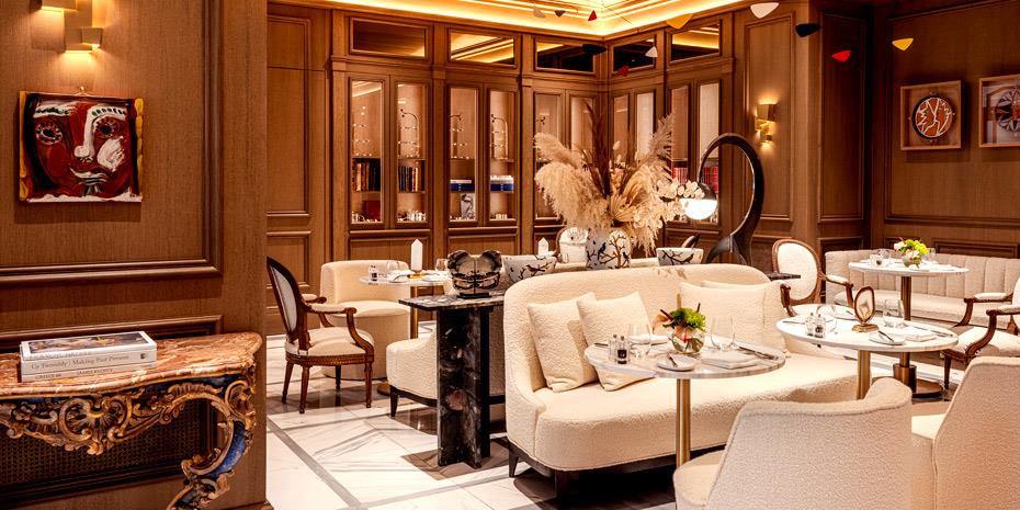 THE DOLLI: Λάμπει με δύο MICHELIN Keys στο Παρίσι και φωτίζει την Αθήνα