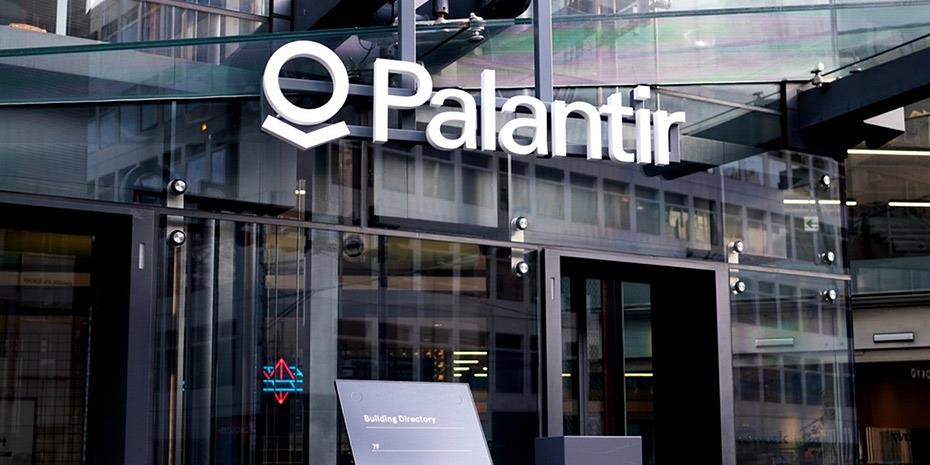 Πώς η αμφιλεγόμενη Palantir κερδίζει «αθόρυβα» το στοίχημα της AI