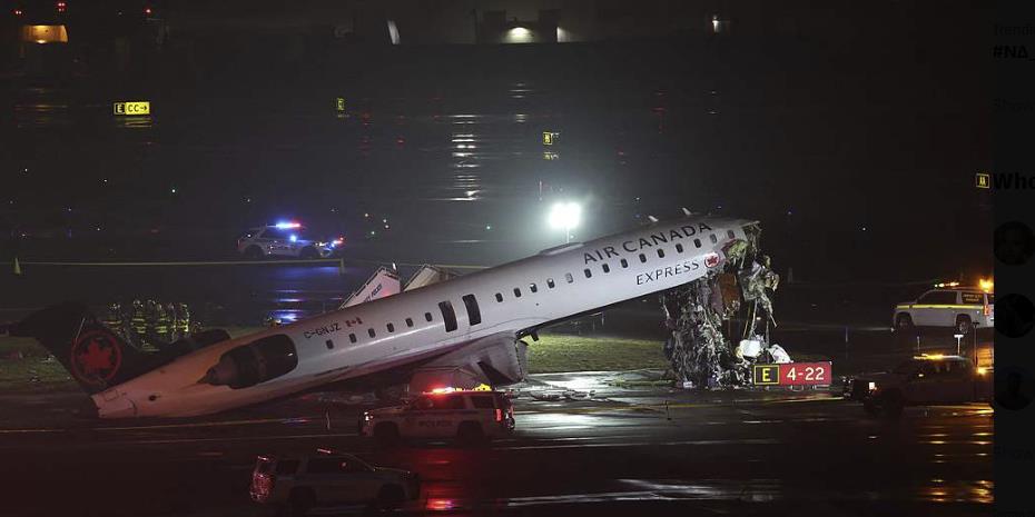 Σύγκρουση αεροσκάφους με όχημα στη Νέα Υόρκη: Νεκροί οι πιλότοι