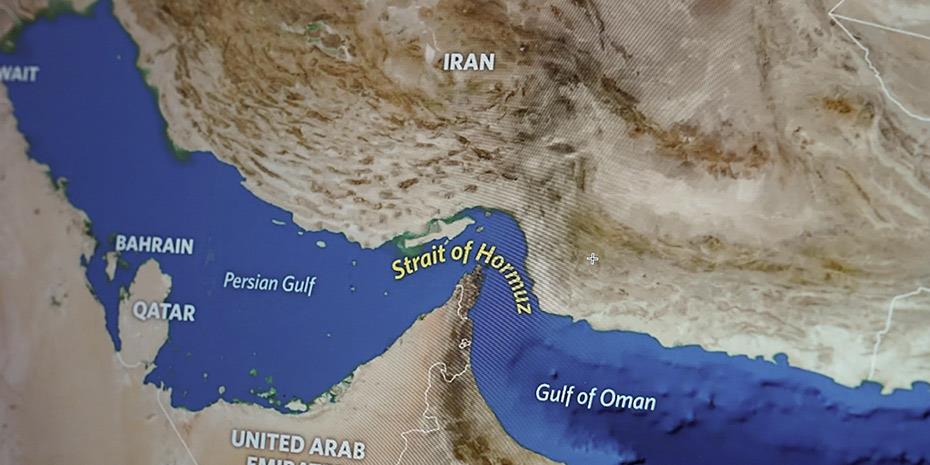Ψάχνουν την... έξοδο από το Ορμούζ 800 εγκλωβισμένα πλοία