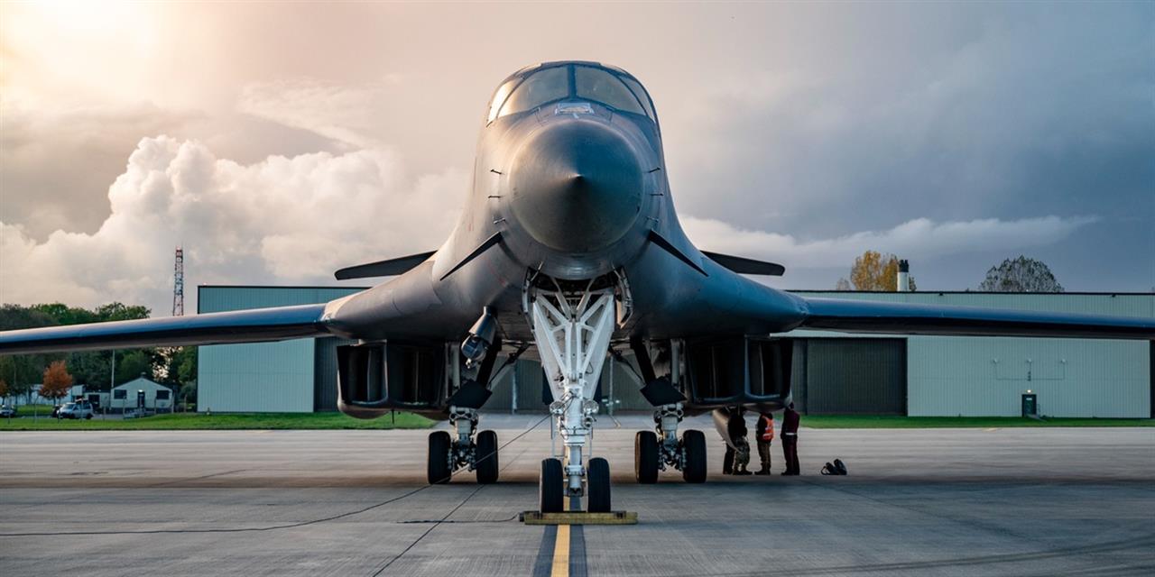 Αποσύρθηκαν τα βομβαρδιστικά B-1 από τη βάση Fairford | Τράπεζες στο PlusTV.gr