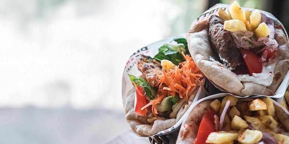 Τα πιο περίεργα σουβλάκια της πόλης