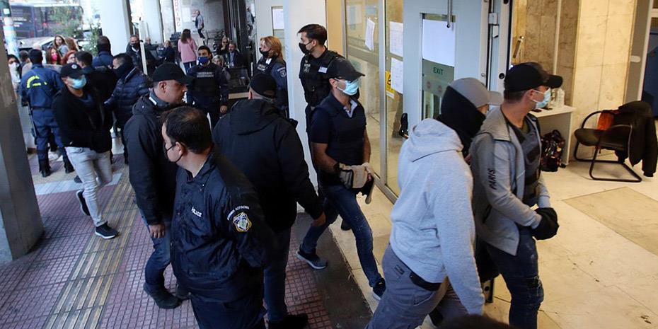 Μαραθώνιες απολογίες αστυνομικών για την καταδίωξη στο Πέραμα