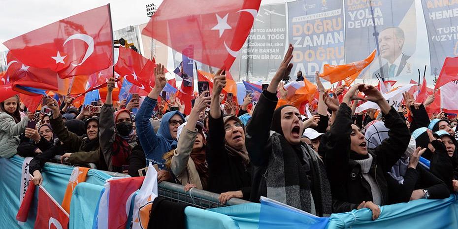 Εκλεισαν οι κάλπες στην Τουρκία, όλα τα βλέμματα στην Κωνσταντινούπολη