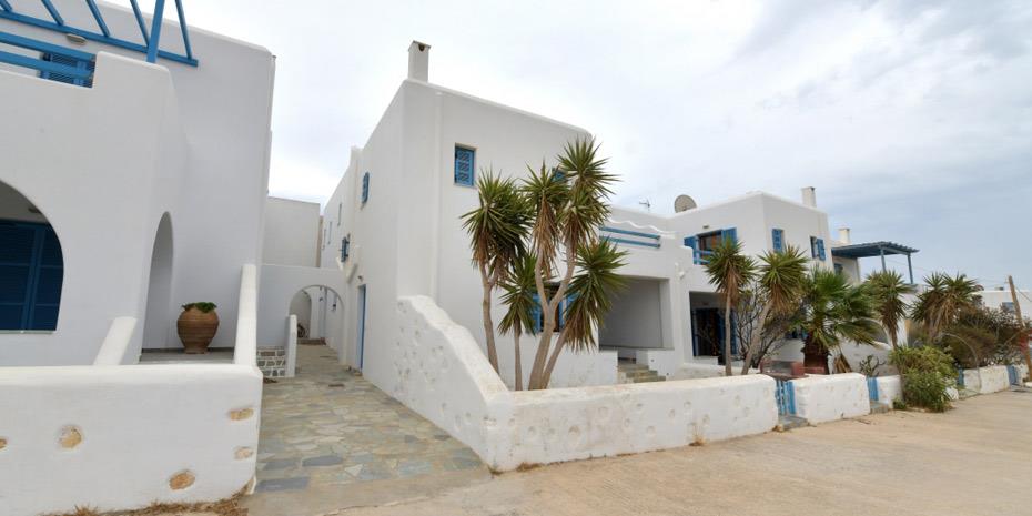 Δύο μεζονέτες στην Πάρο βγαίνουν προς πώληση