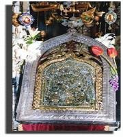 Η Ελλάδα γιορτάζει σήμερα την Κοίμηση της Θεοτόκου, το «Πάσχα του καλοκαιριού»