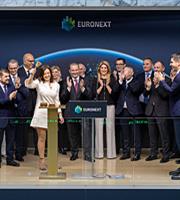 Ελένη Βρεττού: Κοιτάμε εξαγορά και στις τράπεζες