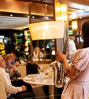 Πραγματοποιήθηκαν τα εγκαίνια του εστιατορίου DB.one στη Γλυφάδα