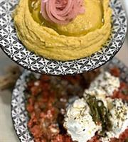 Κυριακή μεσημέρι για μεζέ: 5 στέκια για χαλαρό φαγητό με την παρέα