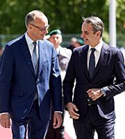 Τα μηνύματα του Βερολίνου για μετανάστευση, οικονομία και Eurofighter