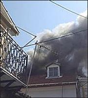 Πυρκαγιά σε κτίριο στην Πλάκα