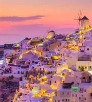 Στη Σαντορίνη για ρομάντζο, ηλιοβασίλεμα και βόλτες στο ηφαίστειο