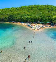 10 παραλίες στην ηπειρωτική Ελλάδα που βάζουν κάτω τις Κυκλάδες