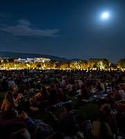 Συναυλίες, βόλτες, σινε-μαραθώνιοι και άλλες ιδέες για την Πανσέληνο
