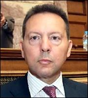 Στουρνάρας: Μπορεί σταδιακά να υπάρξει ευρωομόλογο