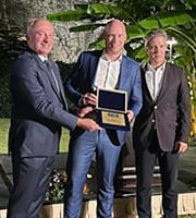 Τιμητική βράβευση στον Henry Holterman για την προσφορά του στον υγρό στίβο