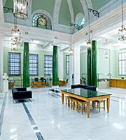 Ιστορικά κτίρια της Alpha Bank επισκέφτηκαν πάνω από 500 άτομα