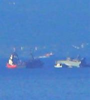 Σε εξέλιξη η ρυμούλκηση του ναρκοθηρευτικού μετά τη σύγκρουση στον Πειραιά