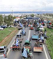 Εκκληση παραγωγικών φορέων σε Μαξίμου-αγρότες: Αυτοκαταστροφικό το κλείσιμο δρόμων