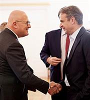 Τον πρόεδρο του Euronext Στεφάν Μπουζνά είδε στο Μαξίμου ο Κυριάκος Μητσοτάκης